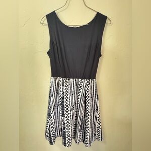 Alythea Black and White Geometric Midi Dress